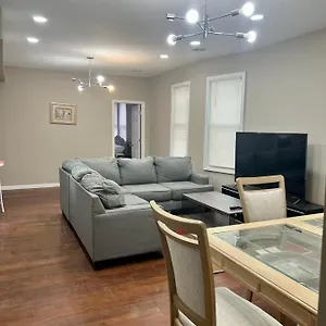 Z & Z 3 Apartment